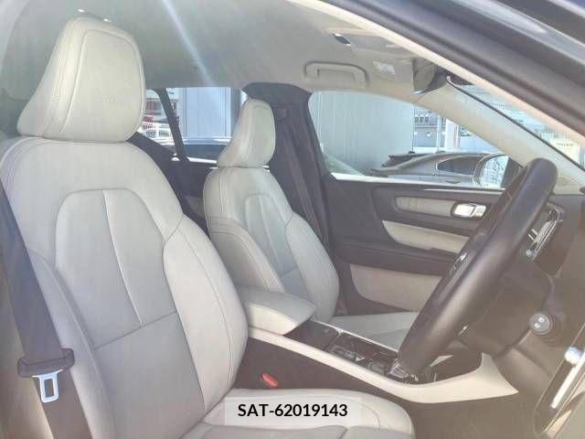Volvo XC40 2019-06 215723-11