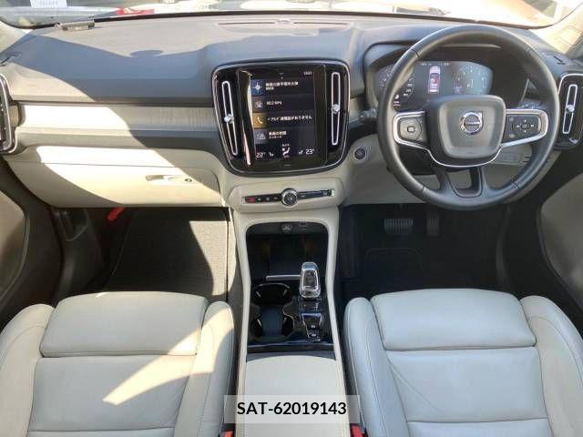 Volvo XC40 2019-06 215723-1