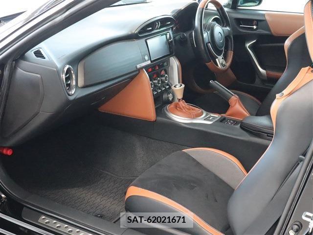 Toyota 86 2015-08 264729-28