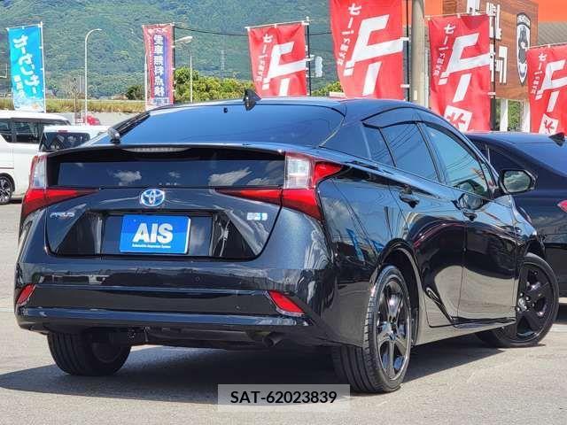 Toyota PRIUS 2021-09 393382-3