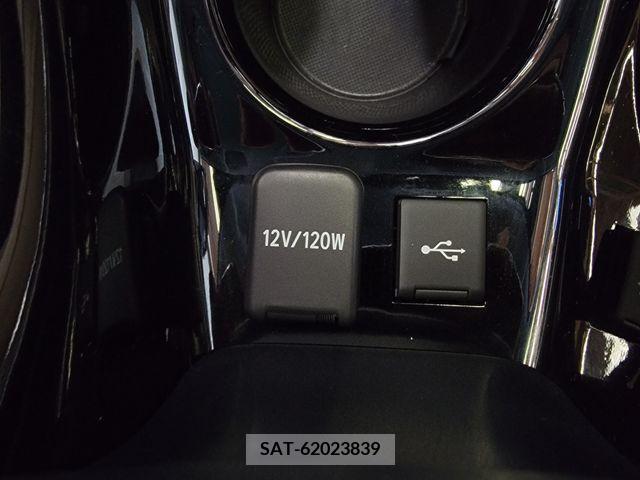 Toyota PRIUS 2021-09 393382-18
