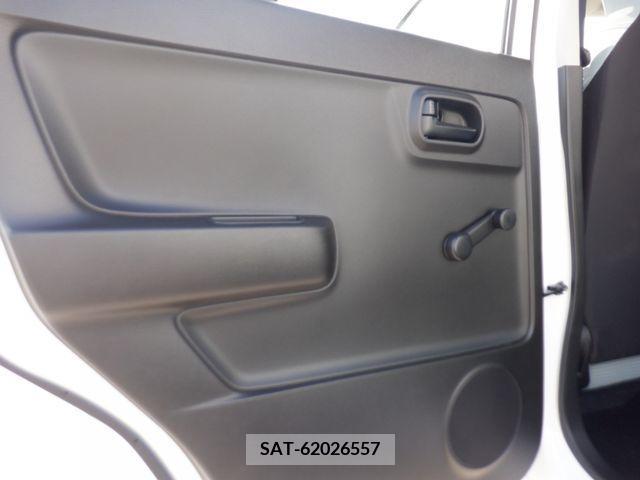 Suzuki ALTO 2017-01 372351-19