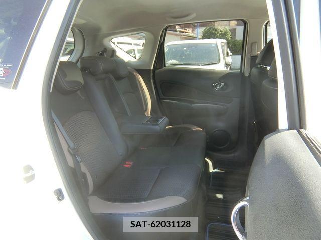 Nissan NOTE 2019-04 219560-7
