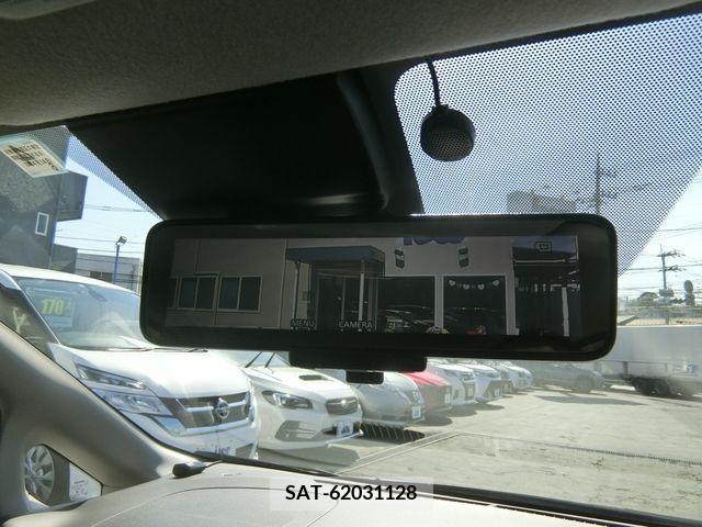 Nissan NOTE 2019-04 219560-12
