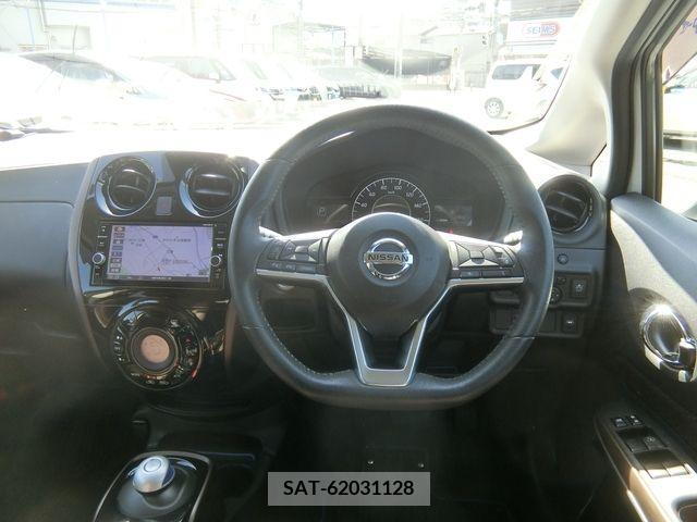 Nissan NOTE 2019-04 219560-3