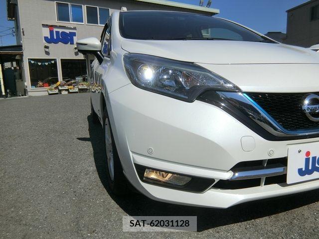 Nissan NOTE 2019-04 219560-15