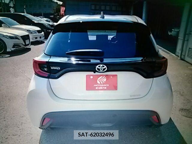 Toyota YARIS 2023-01 371462-24