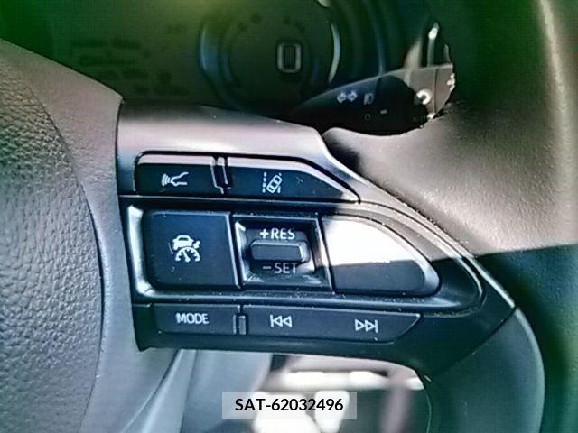 Toyota YARIS 2023-01 371462-8