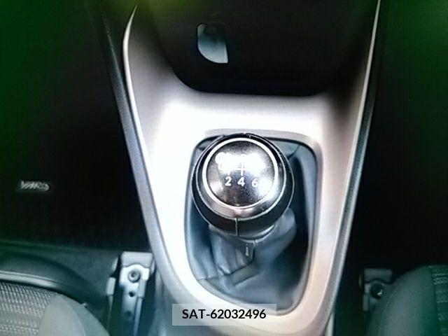 Toyota YARIS 2023-01 371462-6