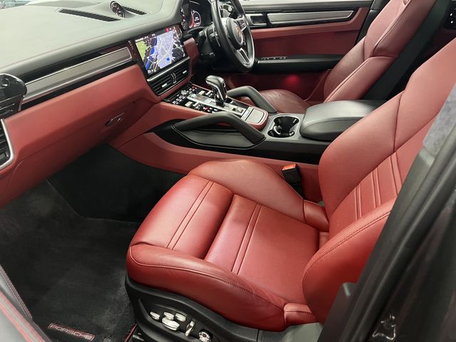 Porsche CAYENNE 2020-03 4741-7