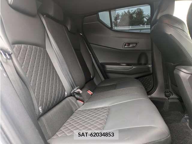 Toyota C-HR 2021-11 331790-12