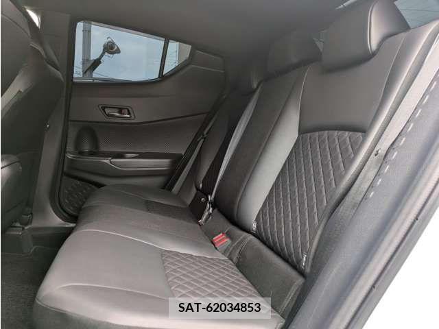 Toyota C-HR 2021-11 331790-11