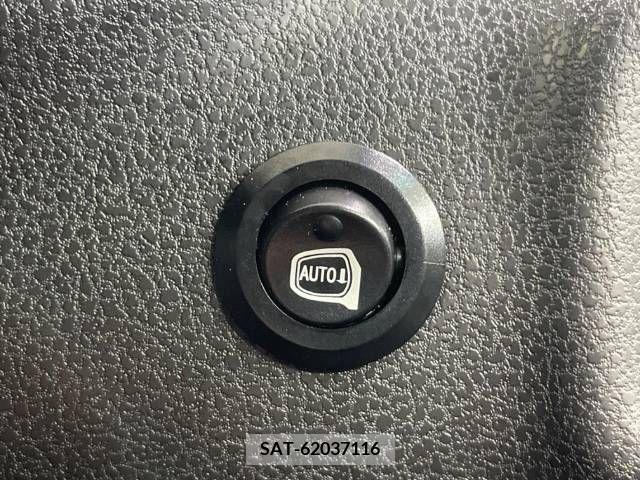 Nissan NOTE 2013-10 302329-7