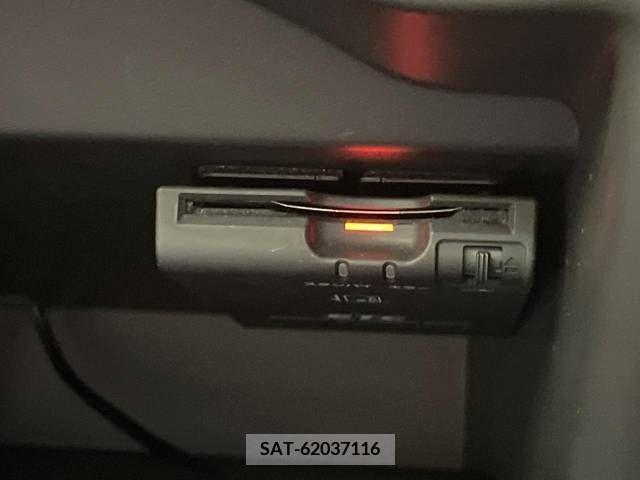 Nissan NOTE 2013-10 302329-5