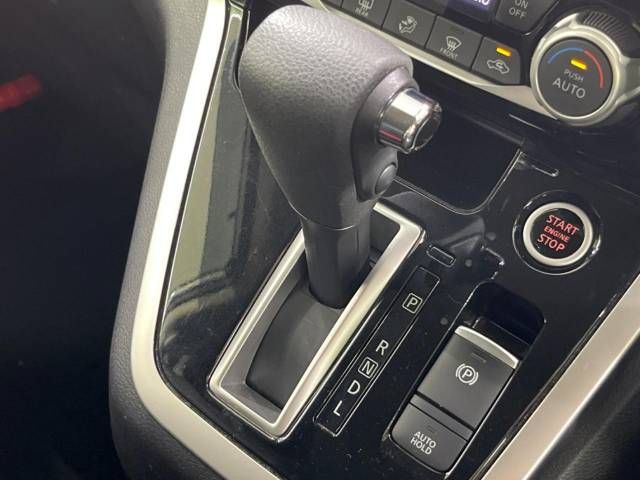 Nissan SERENA 2016-10 12267-18