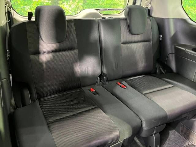 Nissan SERENA 2016-10 12267-11
