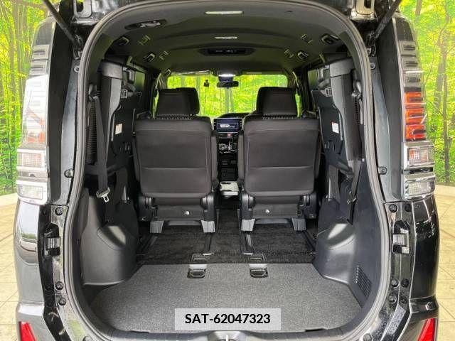 Toyota VOXY 2017-11 344895-11