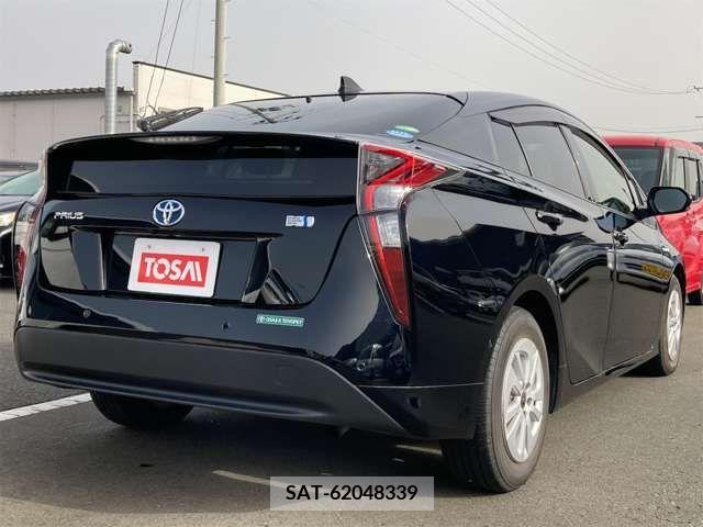 Toyota PRIUS 2017-09 283051-7