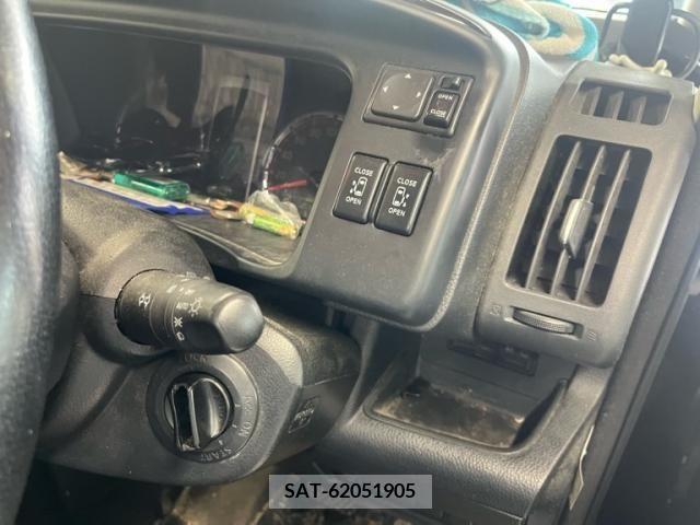 Nissan SERENA 2010-07 393921-19
