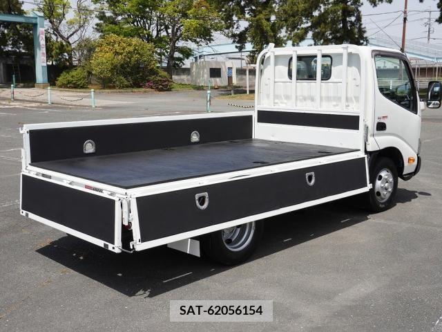 Hino DUTRO 2018-01 296688-11