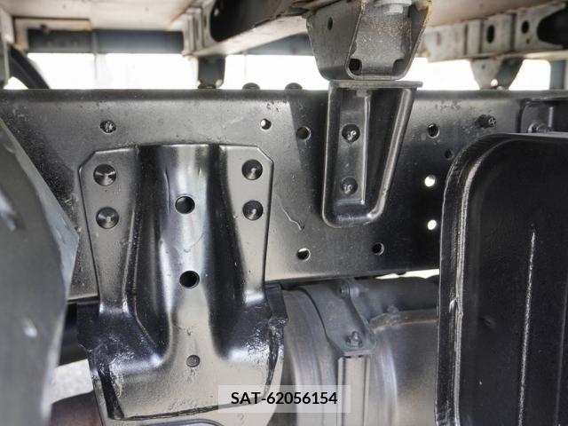 Hino DUTRO 2018-01 296688-19