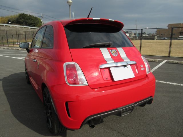 Abarth 695 2011-03 340-16