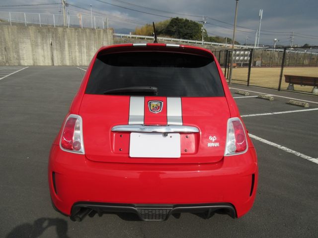 Abarth 695 2011-03 340-12