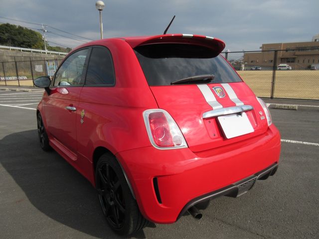 Abarth 695 2011-03 340-2