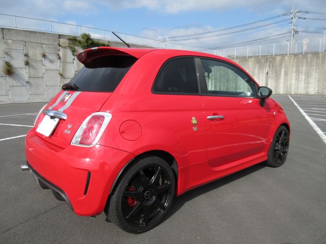 Abarth 695 2011-03 340-15