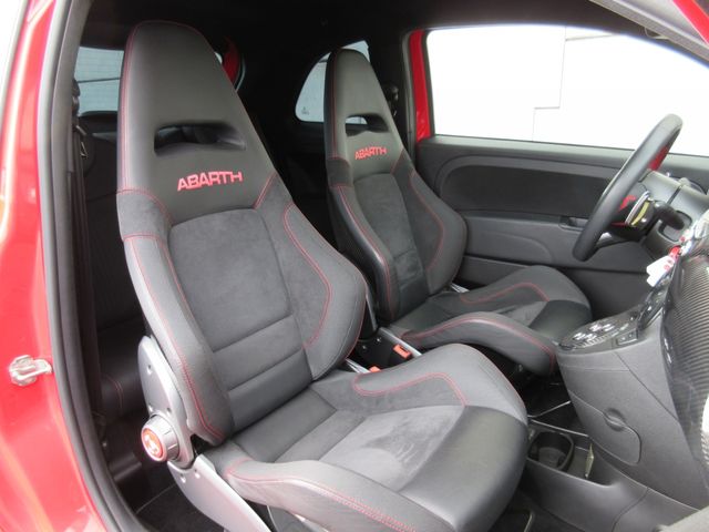 Abarth 695 2011-03 340-23