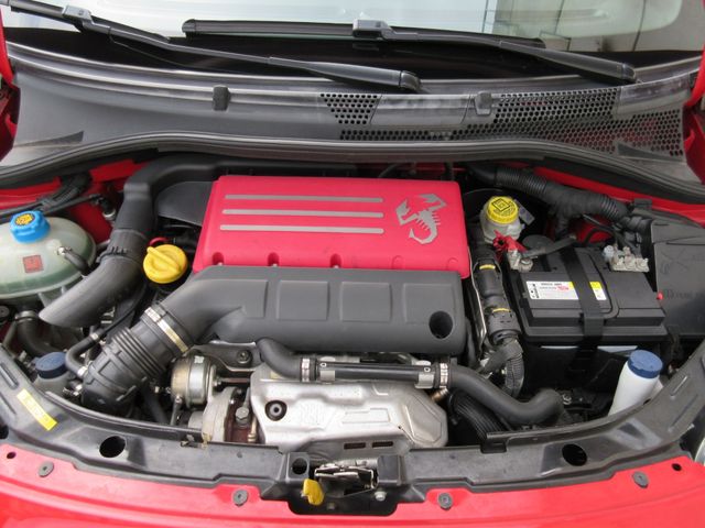 Abarth 695 2011-03 340-19