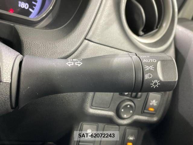 Nissan NOTE 2015-08 313873-5