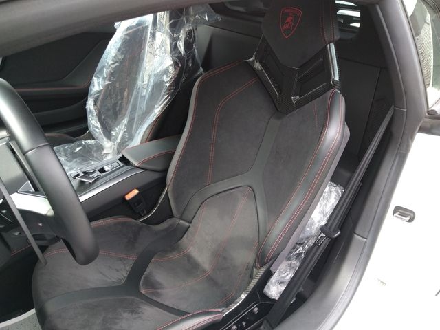 Lamborghini Huracan 2017-01 20838-11