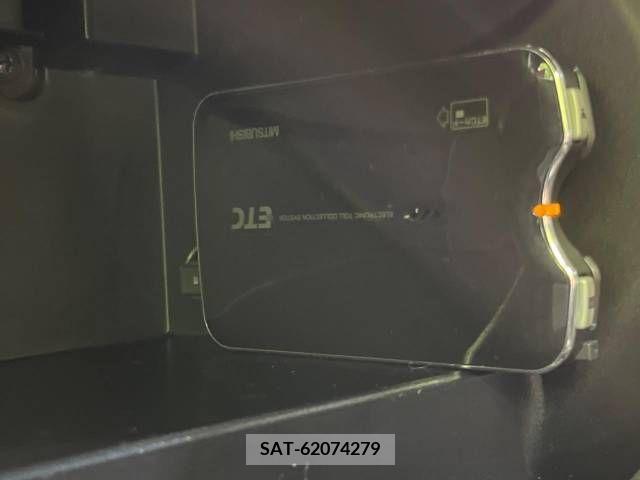 Nissan NOTE 2017-06 305383-4
