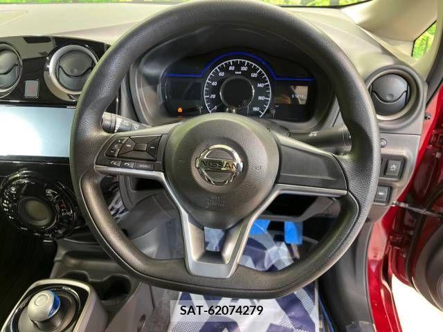 Nissan NOTE 2017-06 305383-11