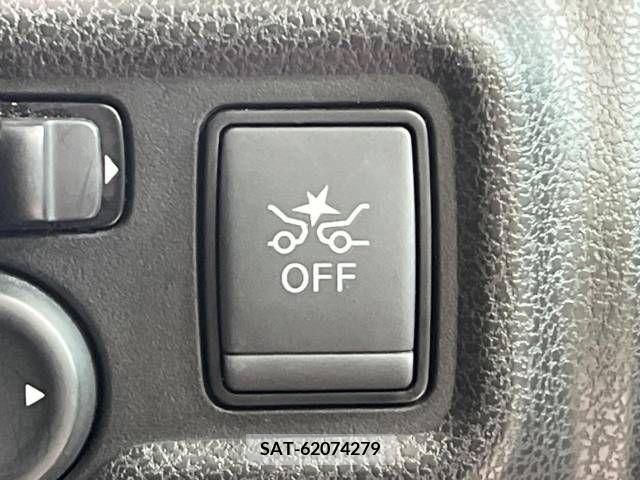 Nissan NOTE 2017-06 305383-7