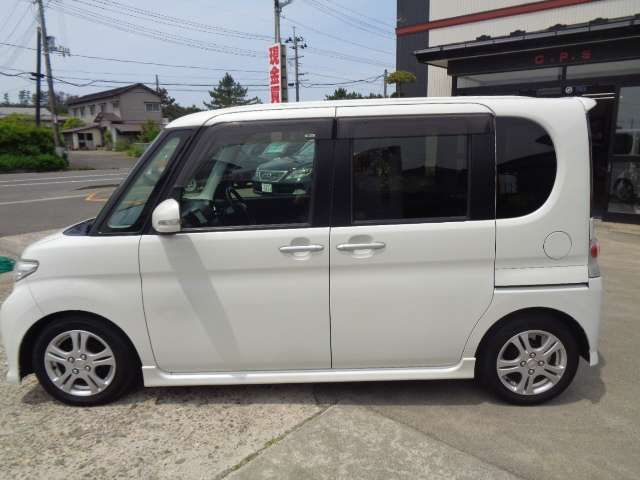 Daihatsu TANTO CUSTOM 2011-09 2406-7