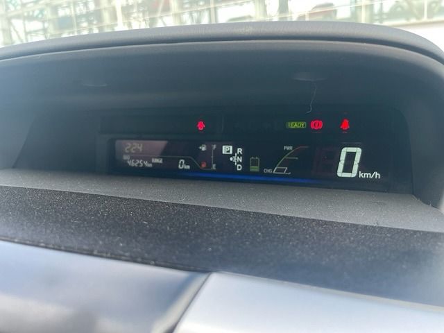 Toyota PRIUS ALPHA 2013-04 22008-7
