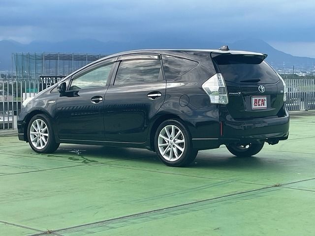Toyota PRIUS ALPHA 2013-04 22008-9