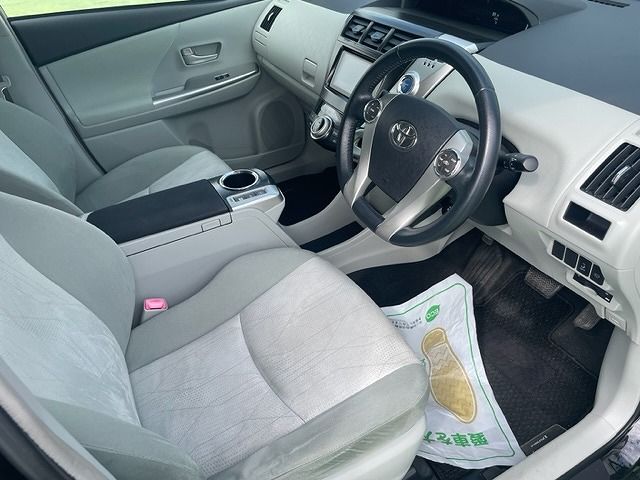 Toyota PRIUS ALPHA 2013-04 22008-2