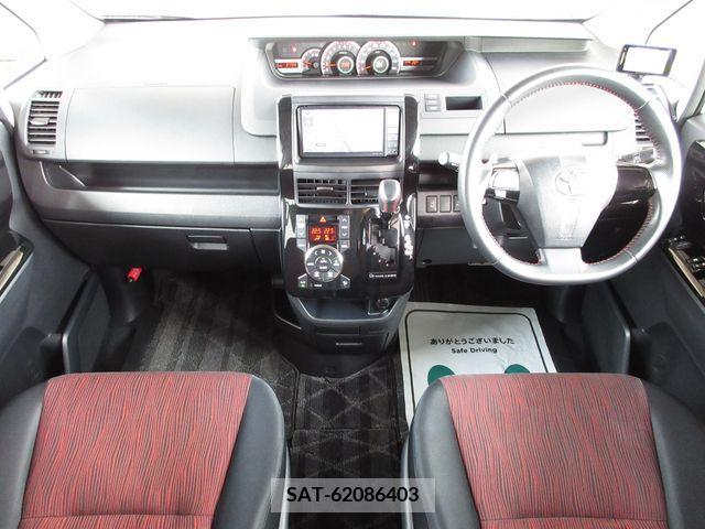 Toyota VOXY 2010-10 289100-1