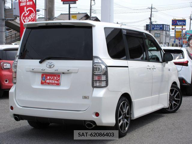Toyota VOXY 2010-10 289100-2