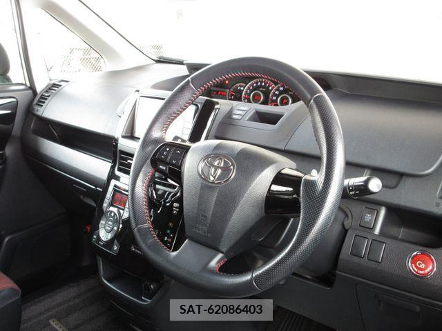 Toyota VOXY 2010-10 289100-8