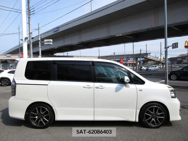 Toyota VOXY 2010-10 289100-17