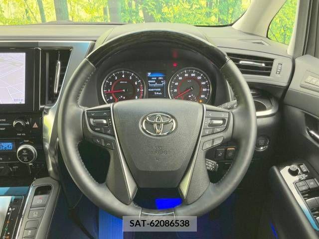 Toyota ALPHARD 2023-04 349778-11