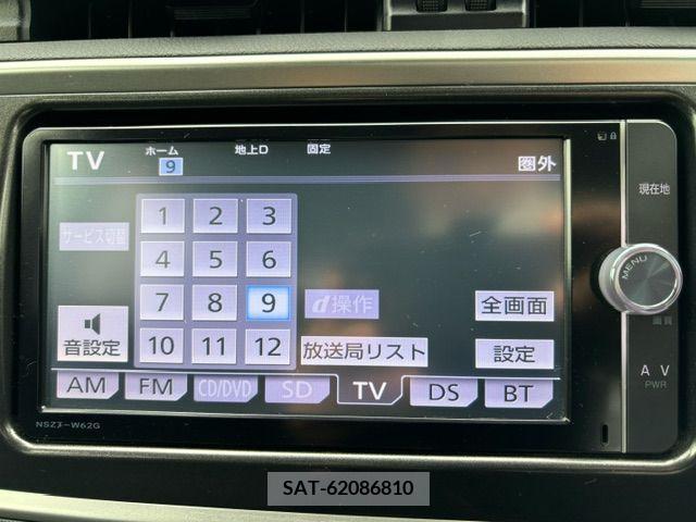 Toyota AURIS 2012-08 261574-4