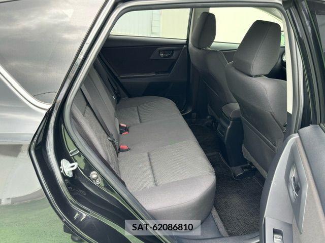 Toyota AURIS 2012-08 261574-2