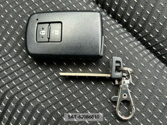 Toyota AURIS 2012-08 261574-15