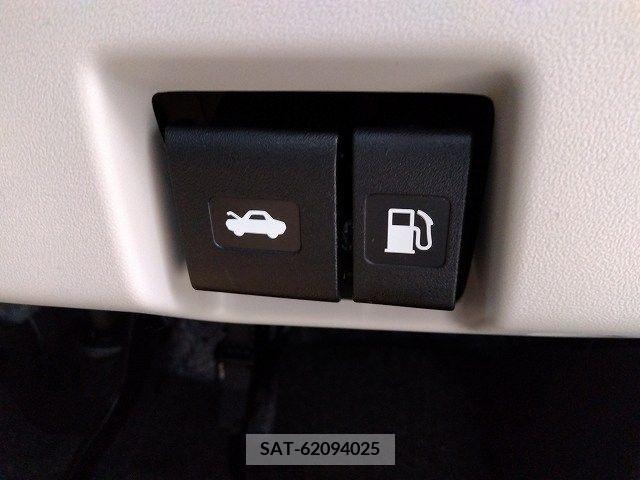 Suzuki SWIFT 2024-01 320957-8