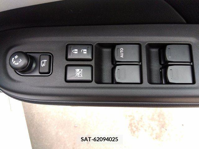 Suzuki SWIFT 2024-01 320957-4
